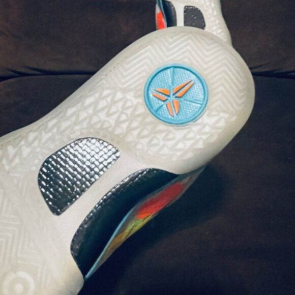 Nike Kobe 8 Protro Venice Beach GS Basketball HF7319-001 Size 5Y 37.5 EUR 4.5 UK - Picture 8 of 16